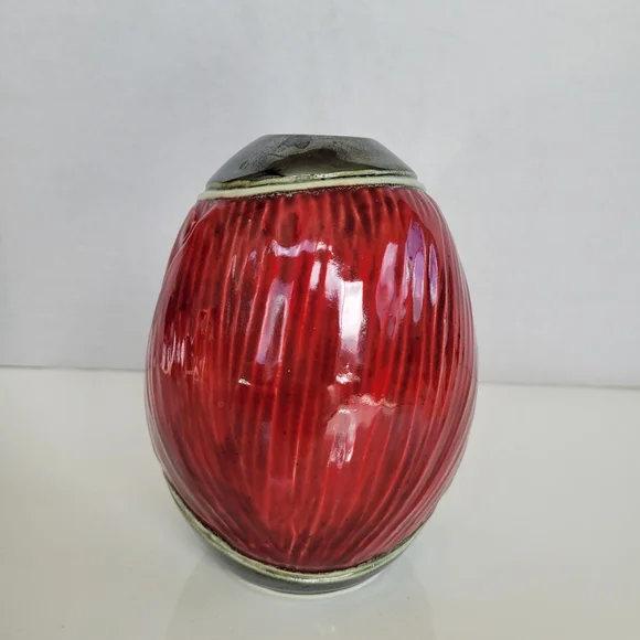 Studio Pottery Poppy Promise Small Vase Red - Picture 5 of 9